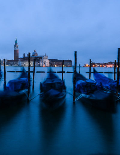 Gondolas in the blue hour (foto: Anne Katharine Dahl)