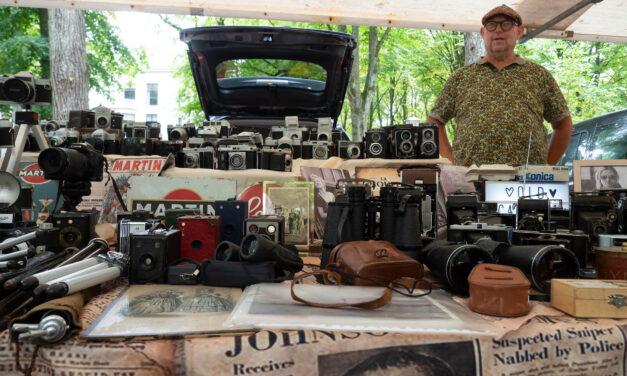 Reisebrev: Et møte med Raymond Greetz – Samler og fotograf – Høsten 2025